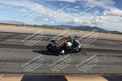 media/Nov-16-2025-Race Pace (Sun) [[8c5fa54630]]/Non Verified Riders (1st 20 Minutes)/3-Turn 3 Inside (11am)/